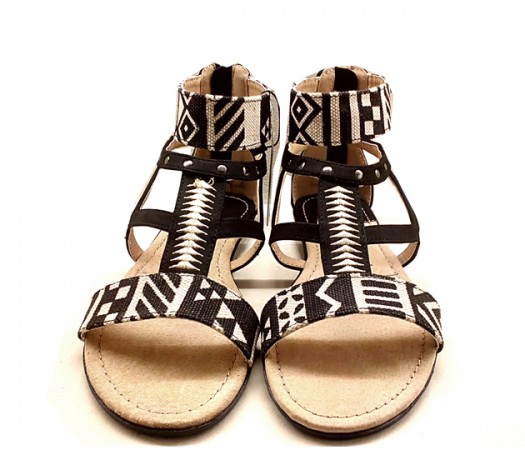 Sandálias planas Mtng Mulher Beige Preto