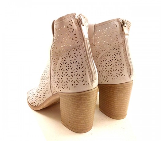 Sandals Mulher Bege Caladas